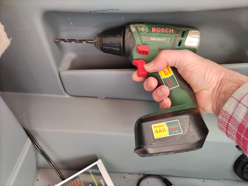 Irgendwo muß das Kabel durch ...