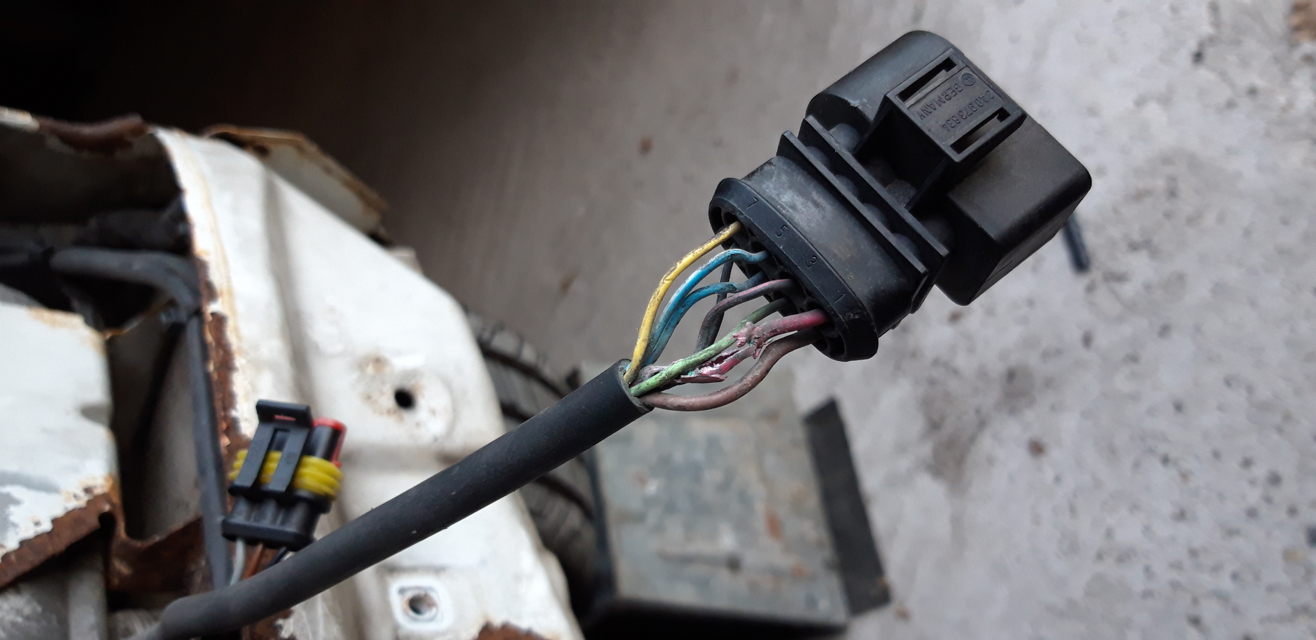 Korrodierter Anschluss Zuheizer.jpg