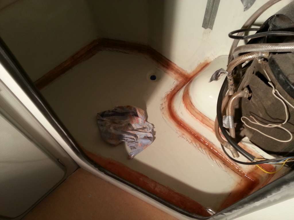 Dusche_Boden_wieder_eingeklebt.jpg